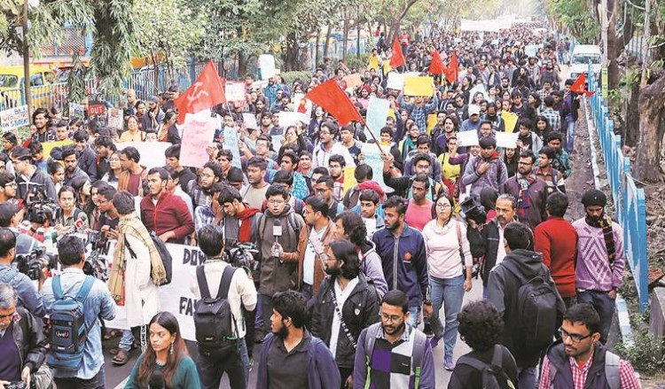 ছাত্রছাত্রীদের উপর লাঠিচার্জের ঘটনায় এপিডিআর-এর প্রেস বিবৃতি